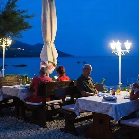 Ferienhaus Mobile In With Sea View, Terrace, Air Conditioning, Wi-fi Orebić